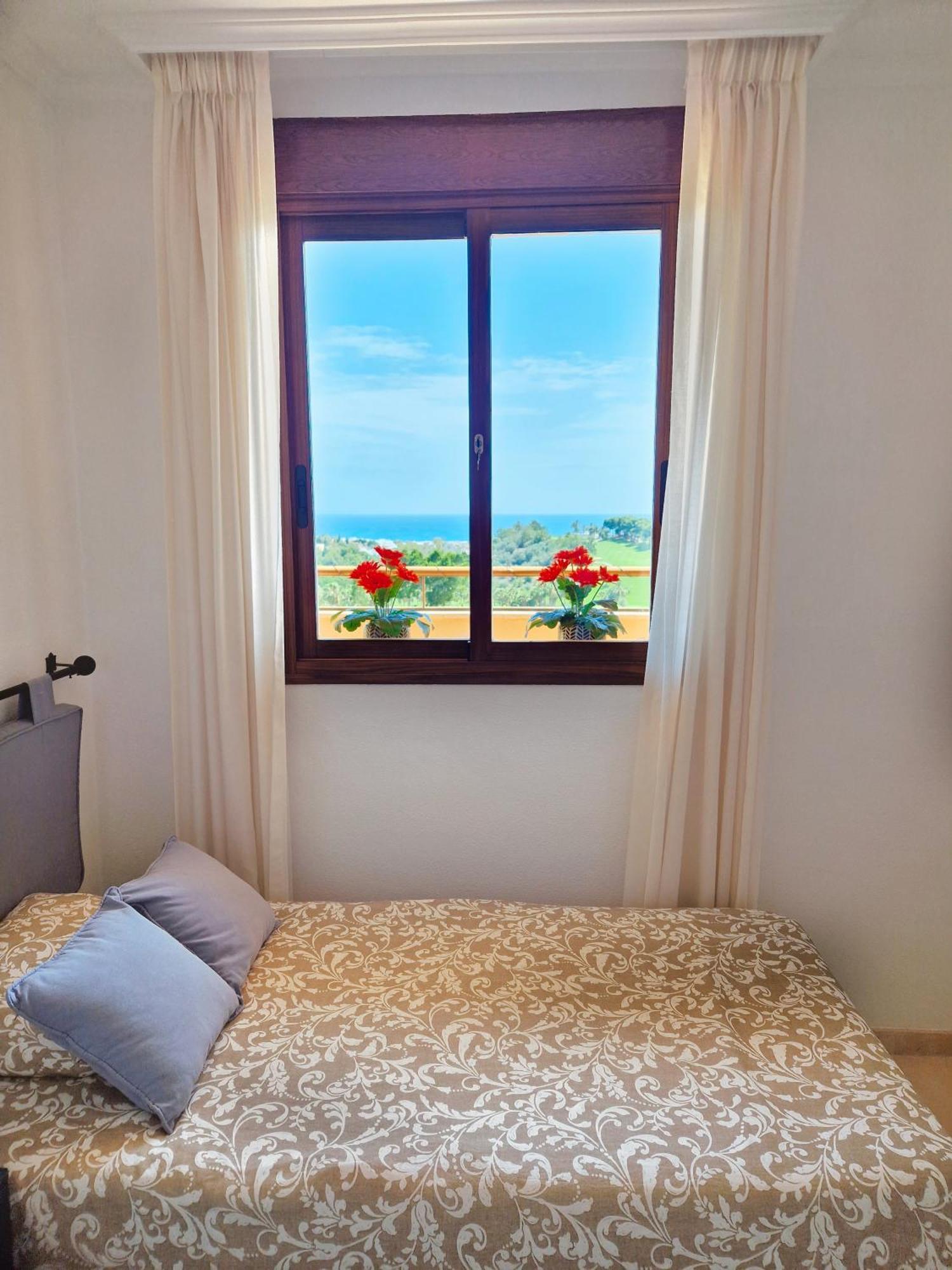 Апартаменты Penthouse Benalvistas Torregolf Seaview Бенальмадена Экстерьер фото